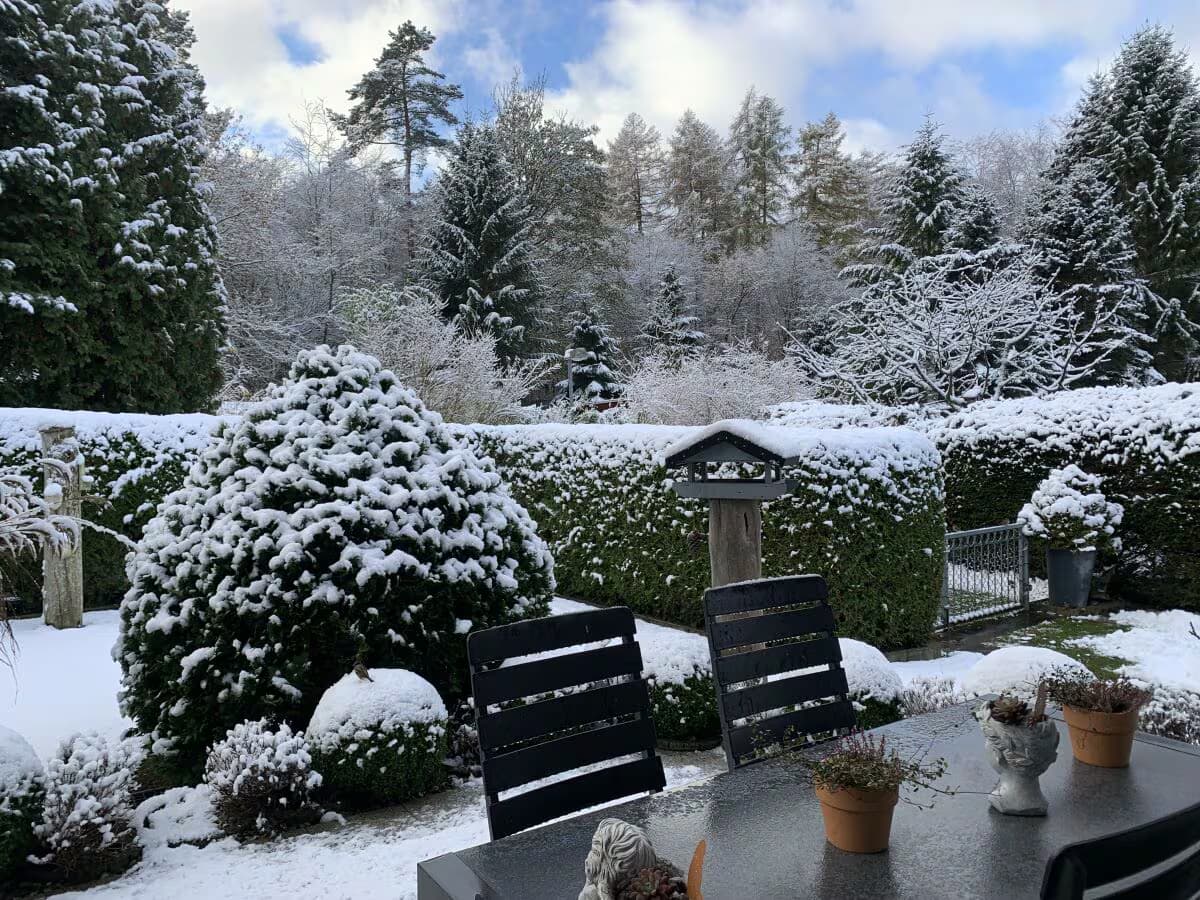 Das Ferienhaus im ersten Schnee