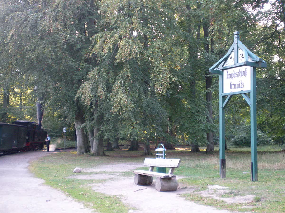 Bahnhof des Rasenden Roland, der historischen Schmalspurbahn